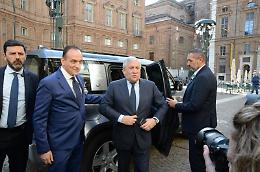 Sugli affitti brevi il tiro mancino di Meloni a Forza Italia, Tajani: "Ci opporremo"