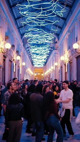 Umbertissima 2025: la Galleria Umberto I diventa laboratorio di arte e sperimentazione contemporanea