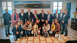 A Barbaresco si regala una bottiglia di vino per ogni bambino che nasce