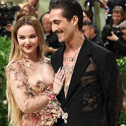 Damiano David e Dove Cameron si sposano? L’anello misterioso al dito della fidanzata e gli indizi sul matrimonio