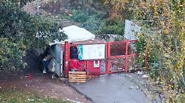 Il degrado del parco Sempione non si arresta: spuntano altre baracche