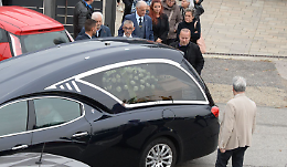 Funerali di Veronese, la madre: «Quando prenderanno chi ti ha ucciso, non me ne fregherà niente»