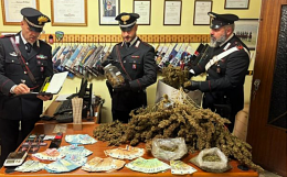 Grazzano Monferrato, teneva in casa oltre tre chili di droga e 20 mila euro in contanti: arrestato un 36enne
