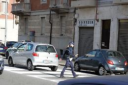 Bimba nomade investita da un'auto, i parenti si scagliano contro l'automobilista