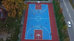 Casale, il campetto da basket torna agibile. Il sindaco: «Un segnale di cura della nostra città»