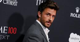 Jonathan Bailey, dall’aristocratico di “Bridgerton” all’uomo più sexy del mondo 2025