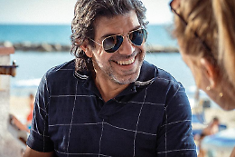 Pierfrancesco Favino "Il maestro" di tennis: "Oggi il successo è un'ossessione..."