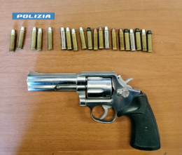 Torino, controlli in Parco Dora: trovati in casa un'arma e droga, arrestato trentenne