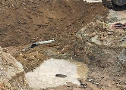 Chivasso, frazione senz’acqua: rotta una condotta a Pratoregio