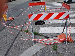 Torino, chiusa dopo quattro mesi la buca all’incrocio tra via Premuda e via Vandalino