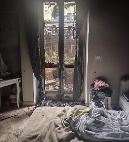 Torino, incendio in piazza Ghirlandaio: morti due cani, quattro salvati dai vigili del fuoco [VIDEO]