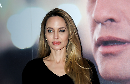 Jolie-Brad Pitt, ancora guerra
«Lui le ha chiesto 35 milioni»