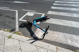 Scontro tra auto e monopattino a Parella, ferito il conducente del mezzo elettrico