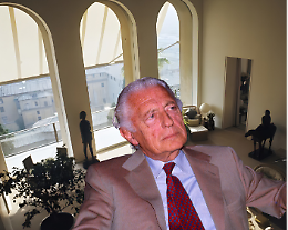 "Gianni Agnelli nudo davanti a me": gli incontri galanti e... i fantasmi. Ecco i segreti della casa romana (in vendita) dell'Avvocato