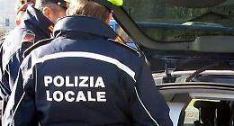 Ciriè, 27enne fugge in monopattino all'alt della polizia