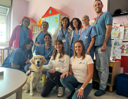 Rivoli, i cani rallegrano i bambini dell'ospedale: arriva “Cuore a 4 zampe”