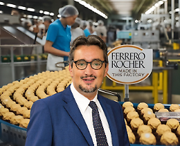 Ferrero, il paradosso Rocher: produzione (con 440 milioni) anche in Canada, ma in Italia alle operaie 5 euro l'ora