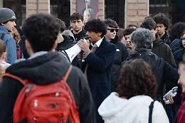 “No Meloni”, per il giudice «è violento» però lo lascia libero di tornare in piazza