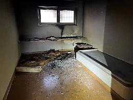 Notte di fuoco e fiamme alle Vallette. E due detenuti sono (ancora) fuori