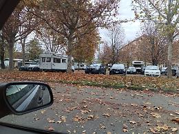 Camper abusivi di nuovo in corso Tazzoli. Marrone attacca: “Il Comune chieda meno poteri e usi quelli che ha”