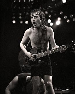 Le 10 canzoni hard rock più iconiche degli anni ’70: ecco quali sono