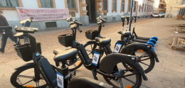 Mobilità integrata per chi vive a Novara: bici e monopattini gratis con l’abbonamento del bus