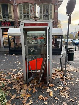Addio alle cabine telefoniche torinesi: per la metà il destino è la demolizione