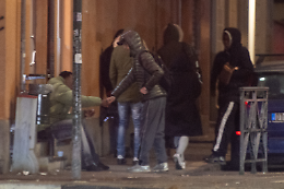 Barriera, ecco gli “impuniti” dello spaccio: la droga scorre davanti ai poliziotti