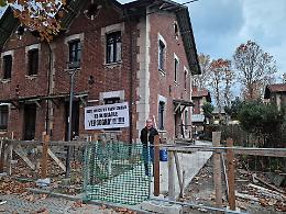 Collegno, disabile con Parkinson resta senza passo carrabile: la denuncia della famiglia