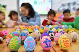 Educatori del nido nella scuola dell'infanzia: soluzione alla carenza di personale