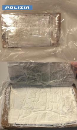 Un chilo di cocaina nel borsone, arrestato un 21enne a Torino