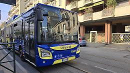 Sul pullman con gli studenti: l'assessora di Rivarolo testa le linee e arrivano le prime correzioni