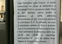 Un biglietto alla fermata del bus «Ti aspetterò qui ogni domenica»