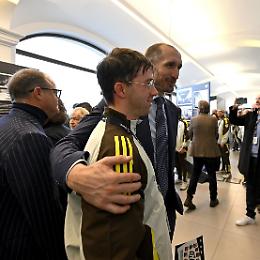 La Juve apre (per la prima volta) le porte della sua sede: c'è la mostra per Juventus One. Ecco di che cosa si tratta