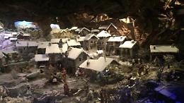 Ciriè, il Presepe sotto la neve alla 47ª edizione: un villaggio alpino che incanta tra luci e mestieri