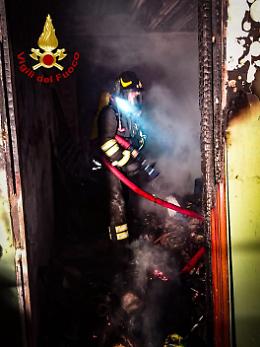 Incendio nella notte in Via Cristalliera a Torino 