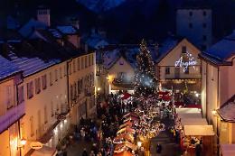 Ponte dell’Immacolata 2025: tutti i mercatini, concerti e spettacoli nel Novarese e Vco