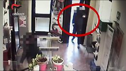 Rapina alla banca di Osasio, svolta dopo un anno: il dna porta i carabinieri a un 48enne torinese