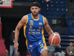 La Reale Mutua al Pala Gianni Asti contro la Sebastiani Rieti dell'ex coach Franco Ciani