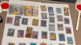 Maxi-sequestro di carte Pok&eacute;mon e One Piece: 20.000 pezzi nascosti in arrivo da Tokyo