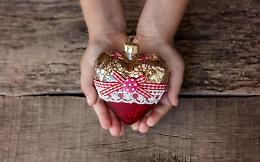 Natale a Canale: mercatini, mercato del tartufo, Babbo Natale e ice show con scultori del ghiaccio