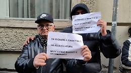 L'assessore "rincorso" dagli ambulanti del suk, tensione davanti a Palazzo Lascaris 