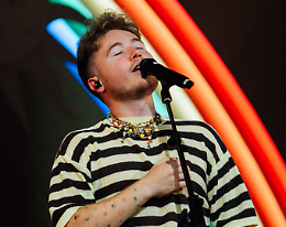 Alfa a Collisioni 2026, canter&agrave; in piazza ad Alba