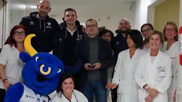 Basket Torino al Regina Margherita: un pomeriggio di sorrisi, regali e speranza