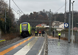 Alpignano, pensionato travolto da un treno: &egrave; grave al Cto