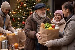 Natale di Solidariet&agrave; a San Mauro Torinese: 30 buoni spesa per gli anziani in difficolt&agrave;