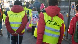 Volpiano, il Pedibus prende il via: due percorsi sicuri per andare a scuola a piedi