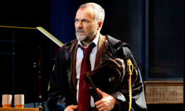 Dalla serie Tv al palco: Avvocato Malinconico in arrivo al Carignano