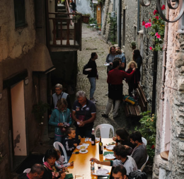E' il borgo pi&ugrave; piccolo del Piemonte: pochissimi abitanti ma un paesaggio mozzafiato