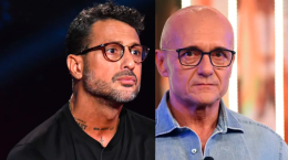 Fabrizio Corona sfida Alfonso Signorini: &ldquo;Chi sar&agrave; il vero indagato dopo la puntata?&rdquo;